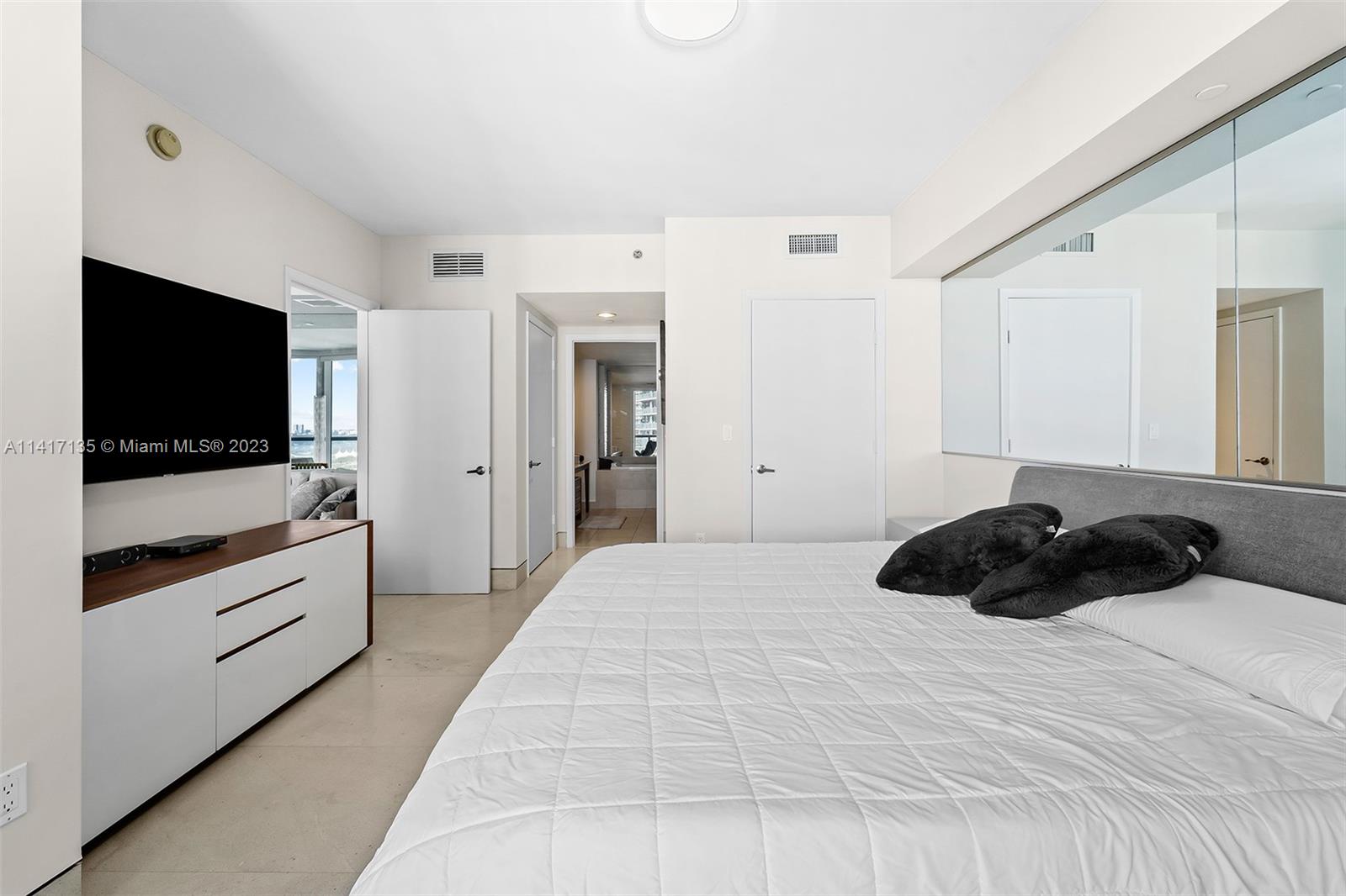 495 Brickell Ave # 2904