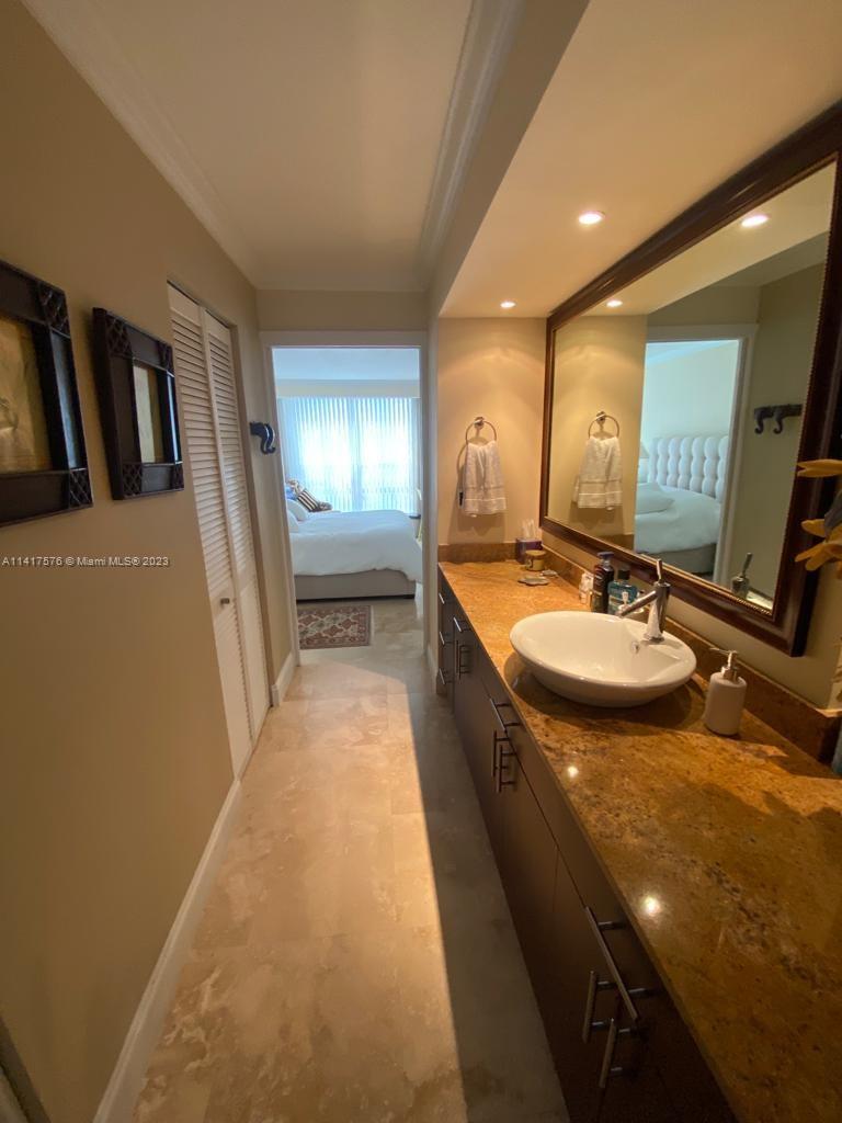 1450 Brickell Bay Dr # 401