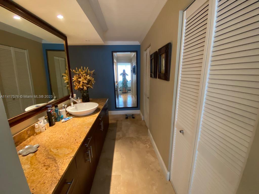 1450 Brickell Bay Dr # 401