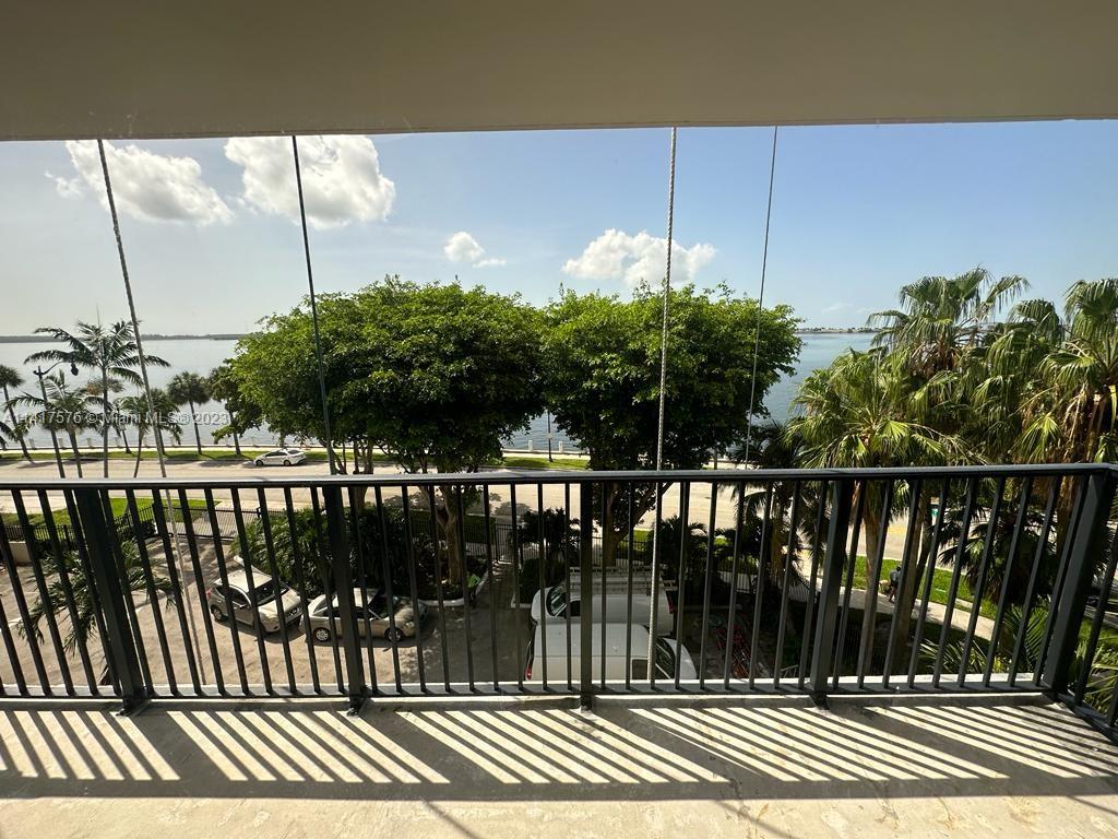 1450 Brickell Bay Dr # 401