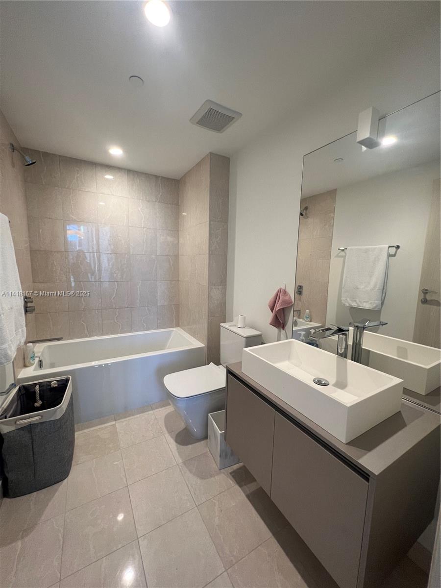 1000 Brickell Plaza # 2701