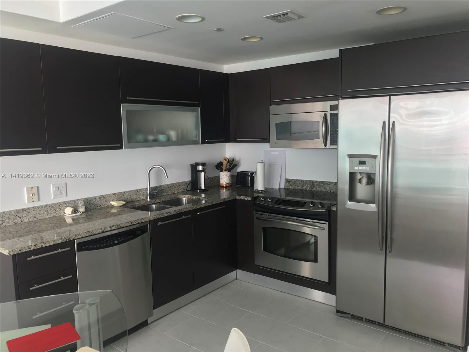 950 Brickell Bay Dr # 1908