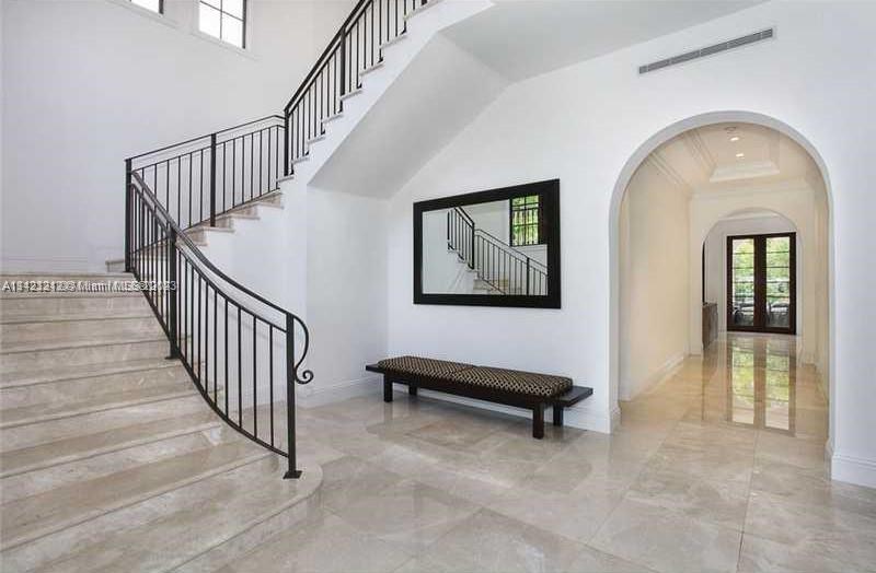 274 W Mashta Dr