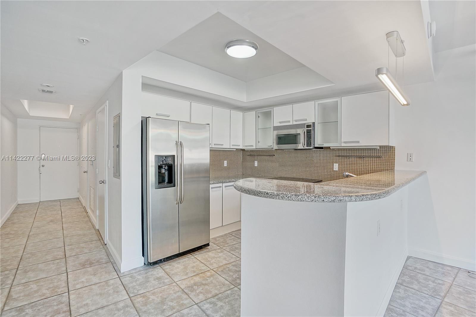 2000 Bay Dr # 202