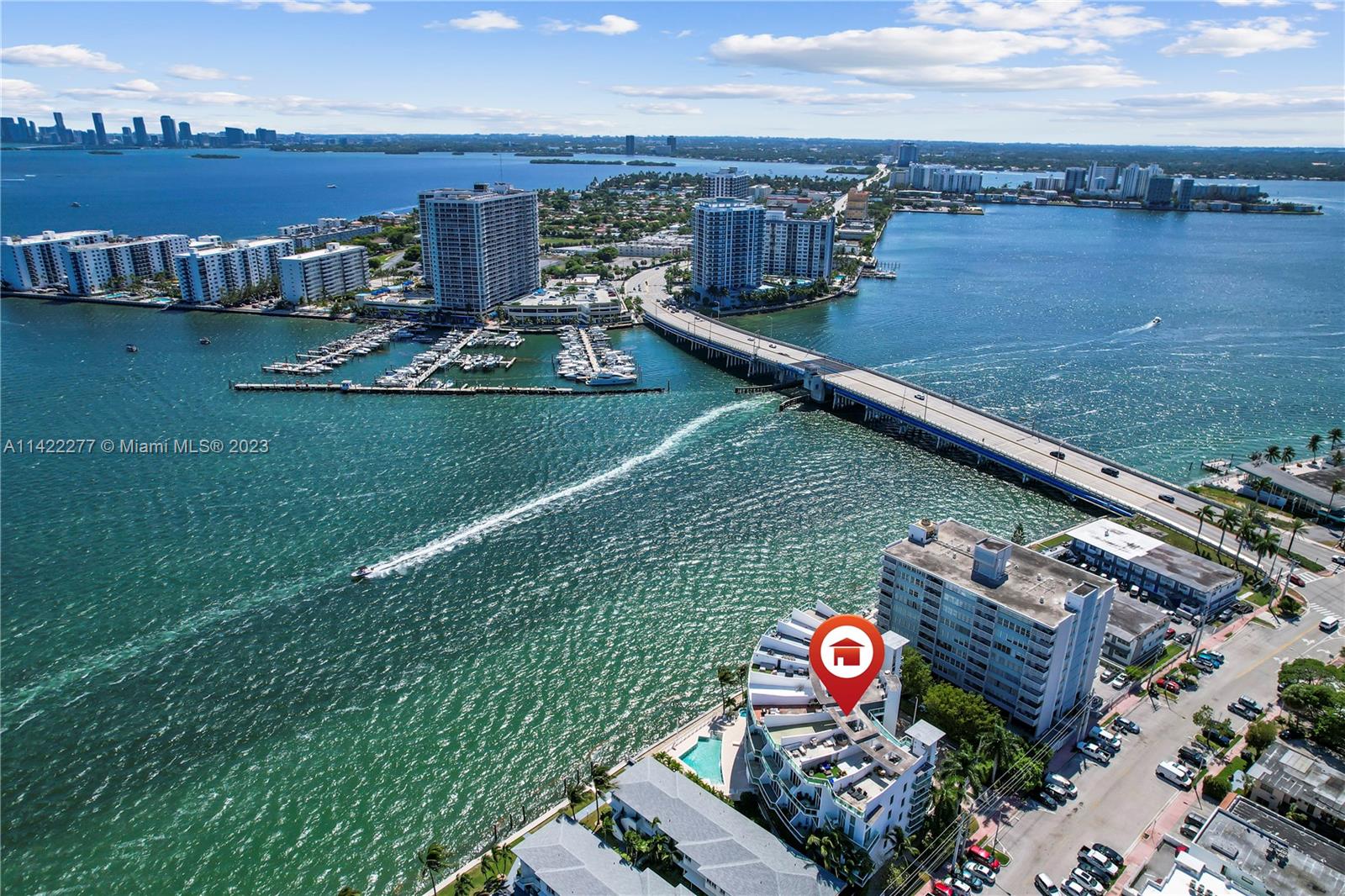 2000 Bay Dr # 202