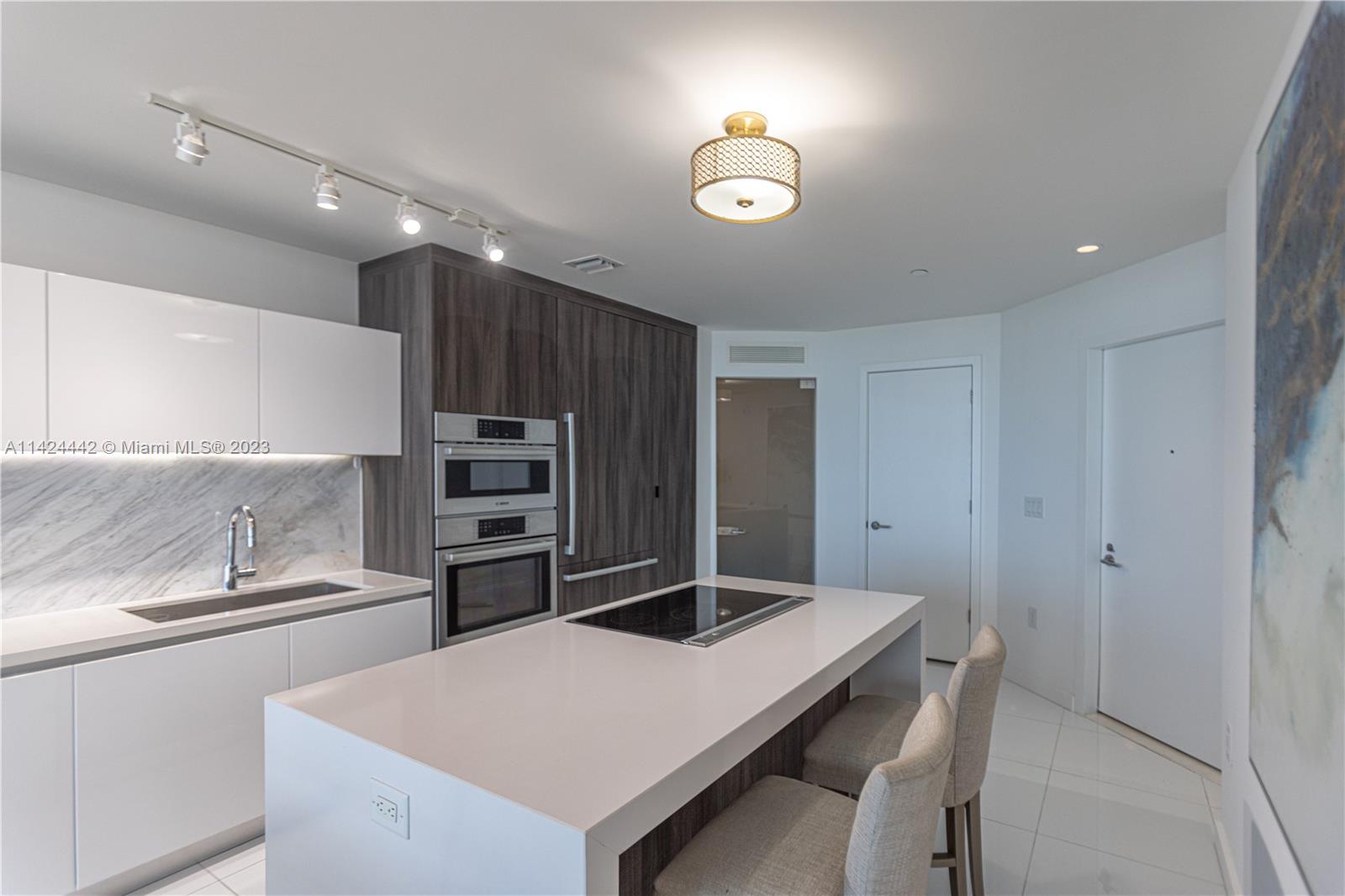 851 NE 1st Ave # 4008