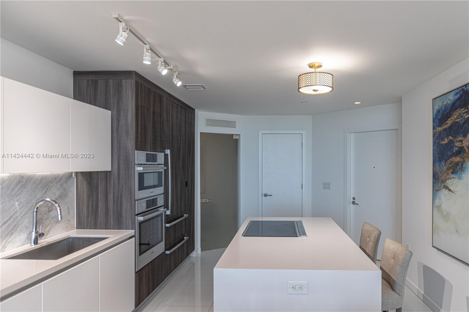 851 NE 1st Ave # 4008