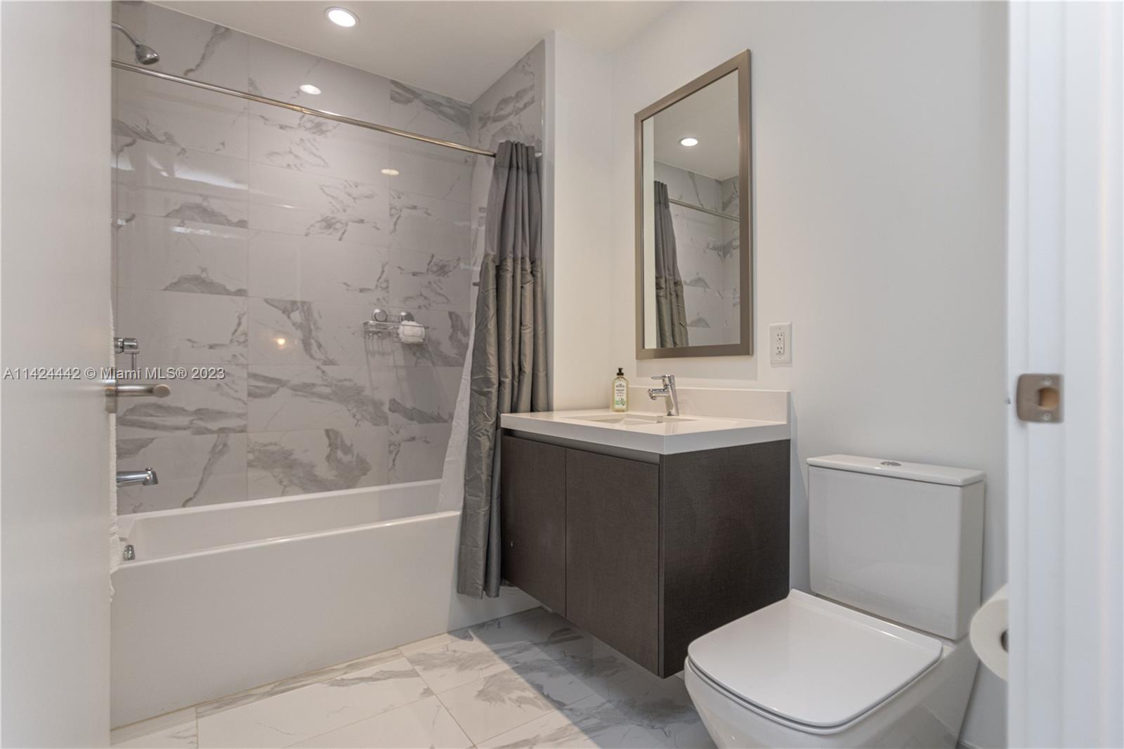 851 NE 1st Ave # 4008