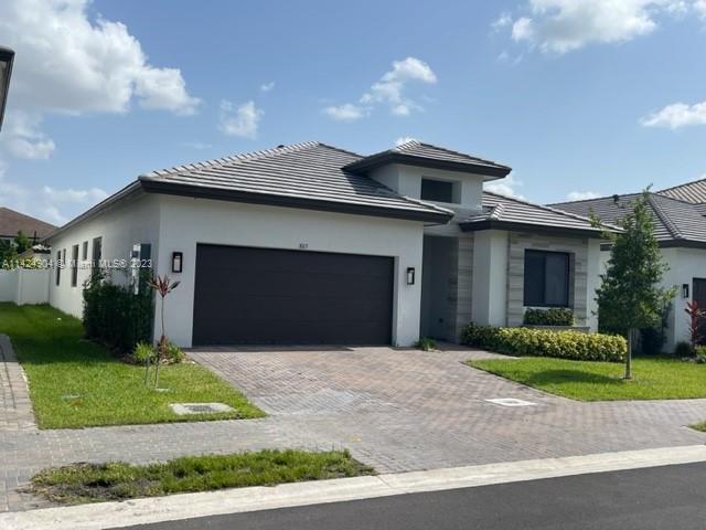 8143 NW 45th St
