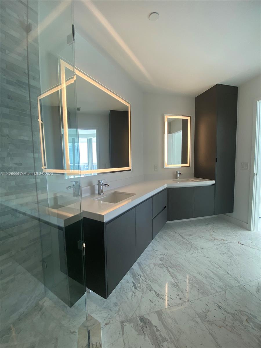 851 NE 1st Ave # 2710