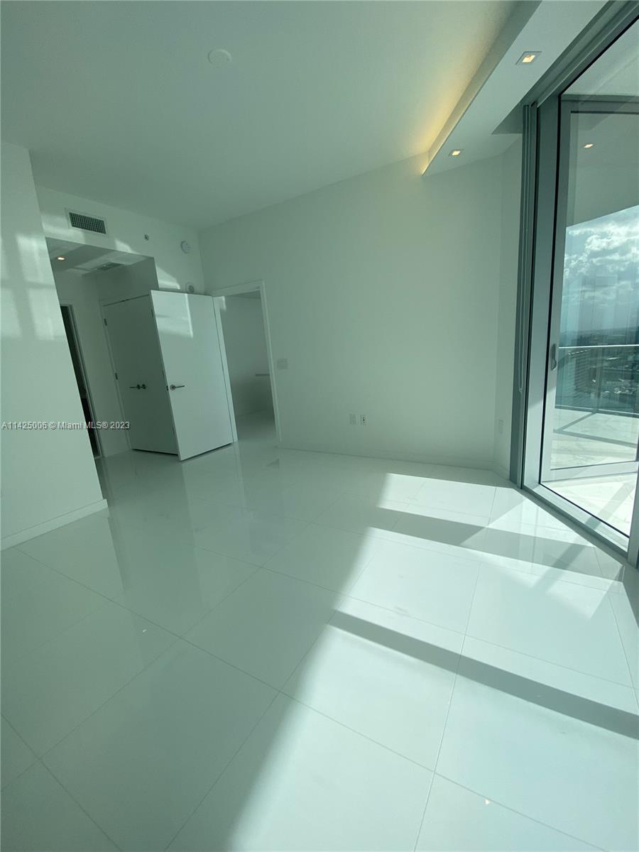 851 NE 1st Ave # 2710