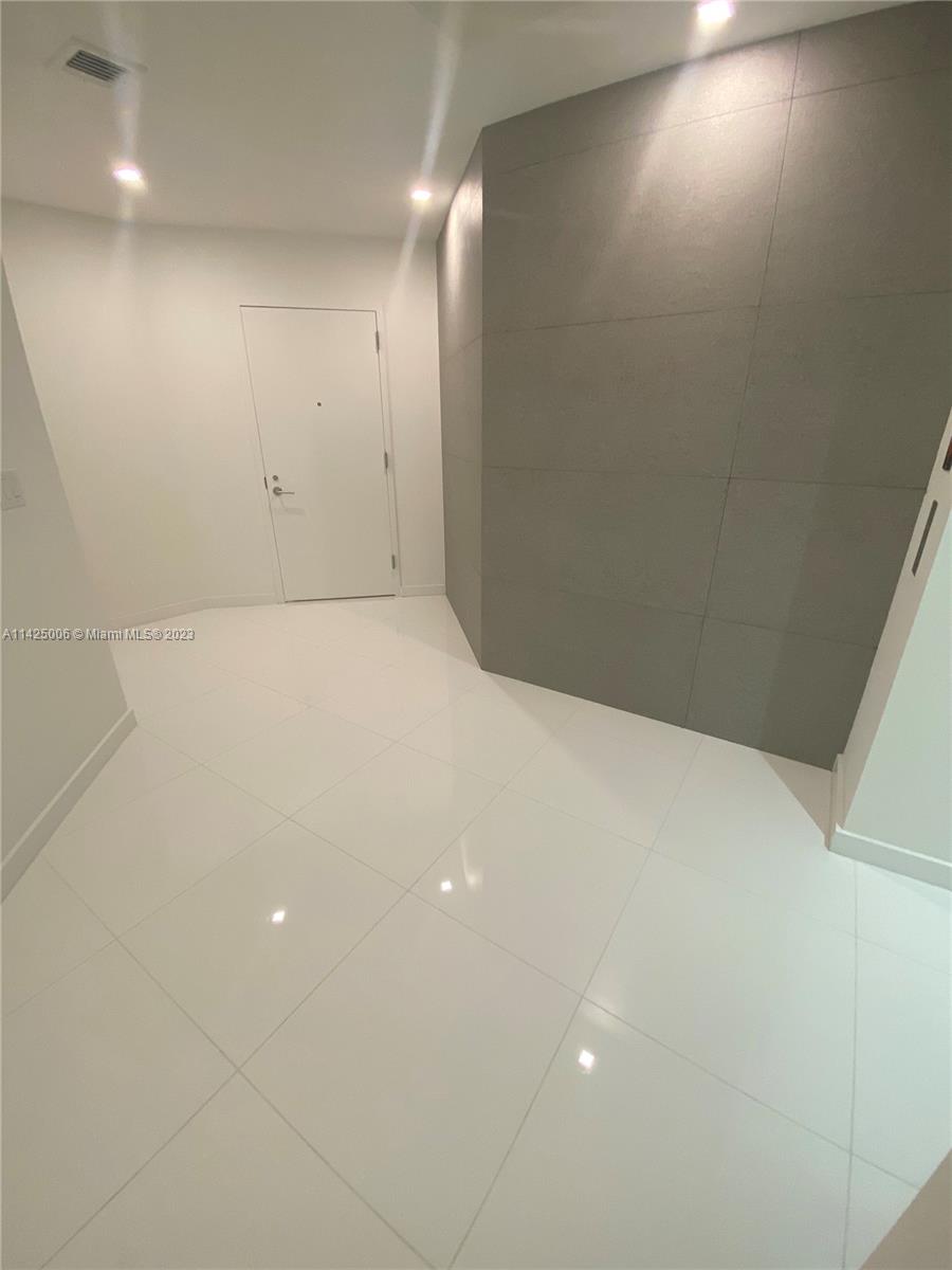 851 NE 1st Ave # 2710