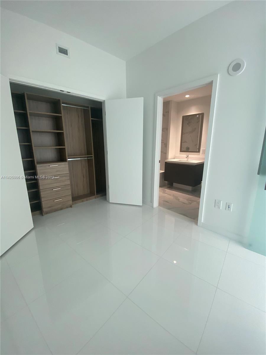 851 NE 1st Ave # 2710