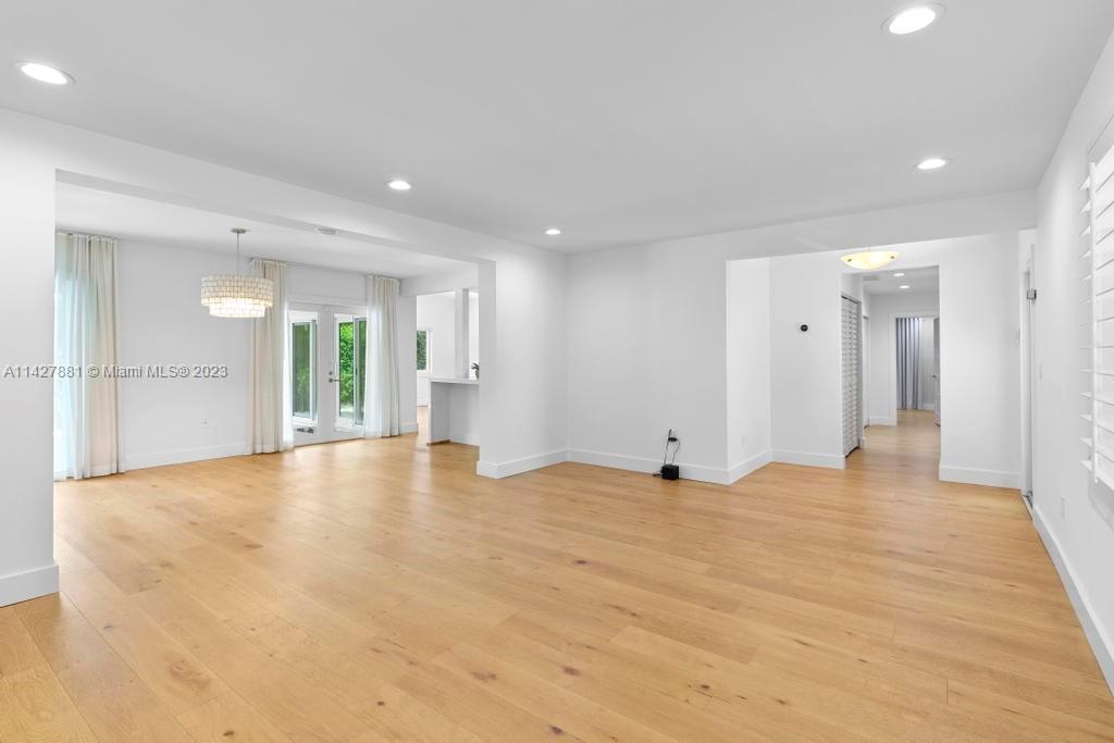 1525 Mantua Ave