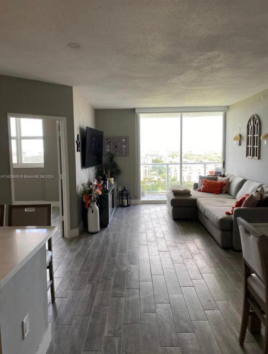 5077 NW 7th St Unit: TS15