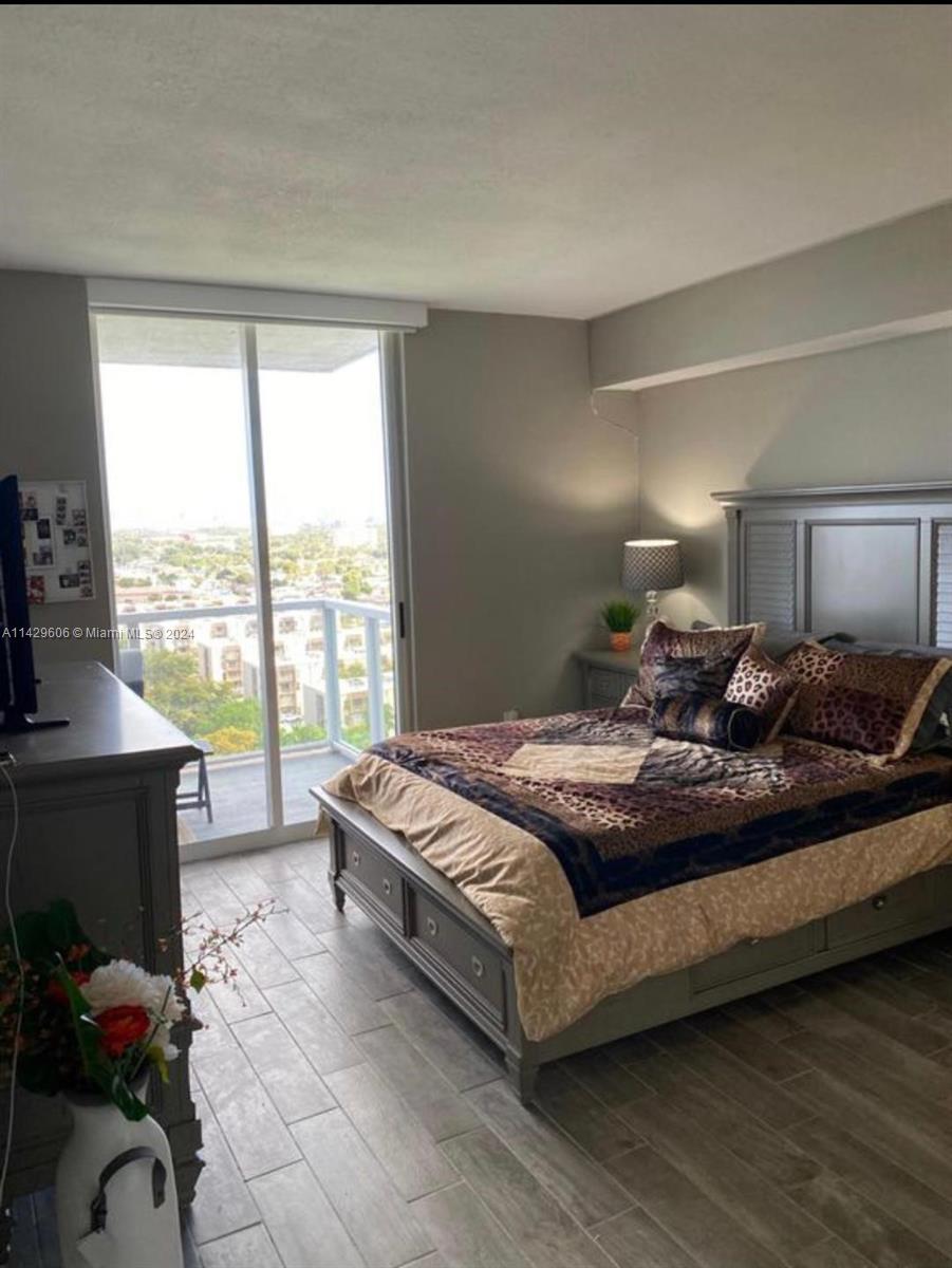 5077 NW 7th St Unit: TS15