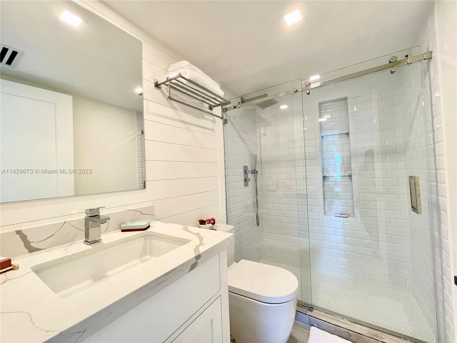 155 Ocean Lane Dr # 809