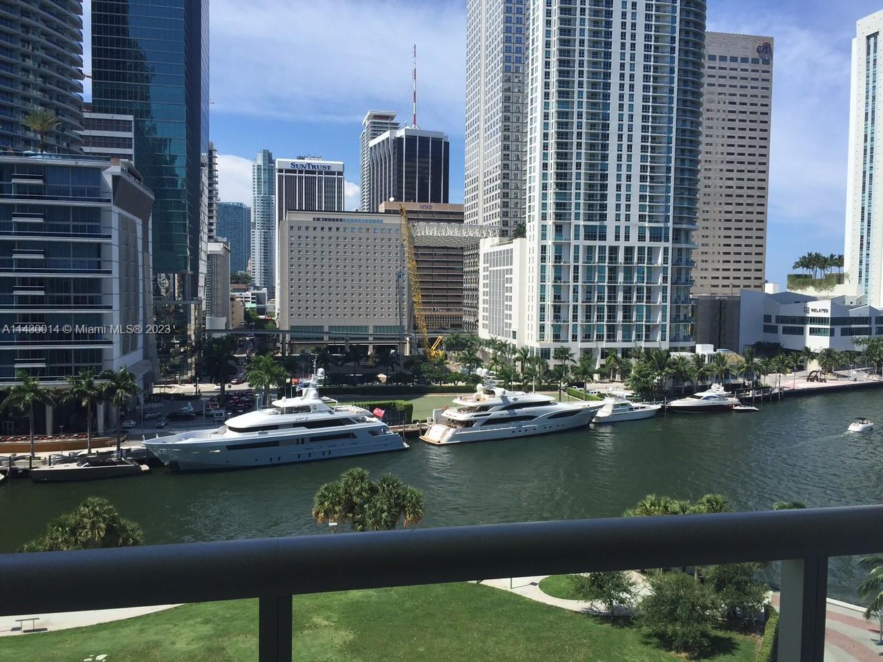475 Brickell Ave # 910