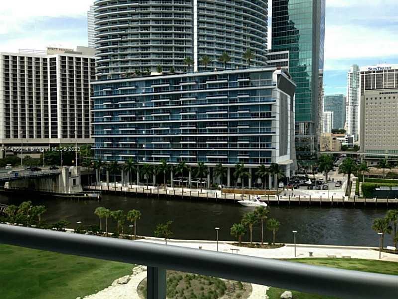 475 Brickell Ave # 910