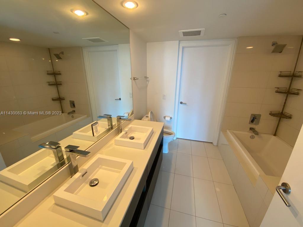 1100 S MIAMI AV Unit: 2602
