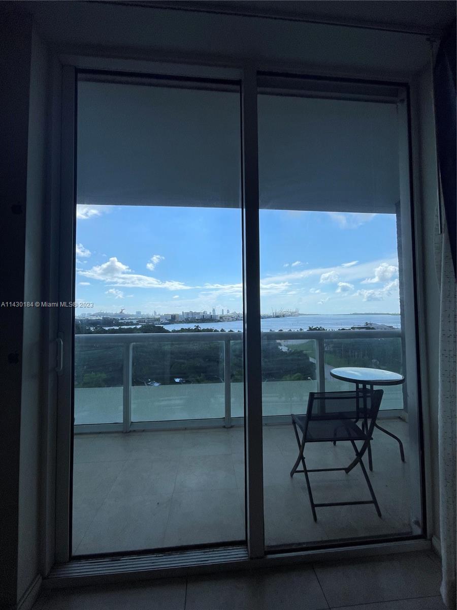 50 Biscayne Blvd # 907