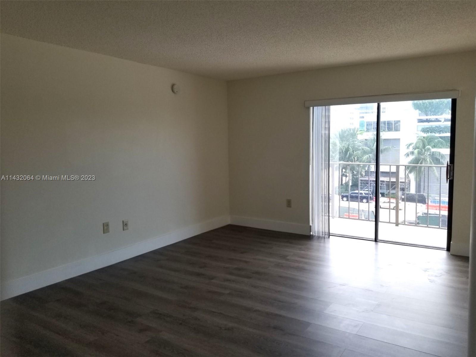 9124 Collins Ave # 404