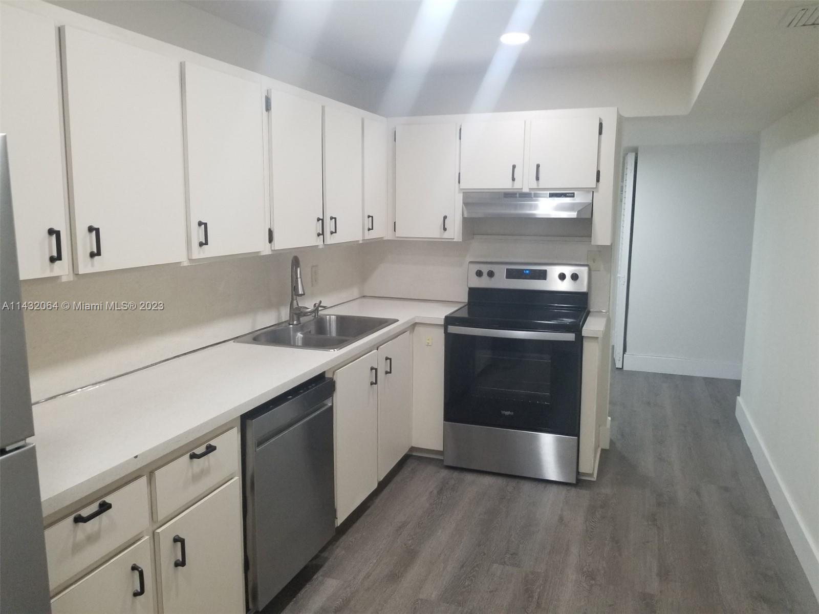 9124 Collins Ave # 404