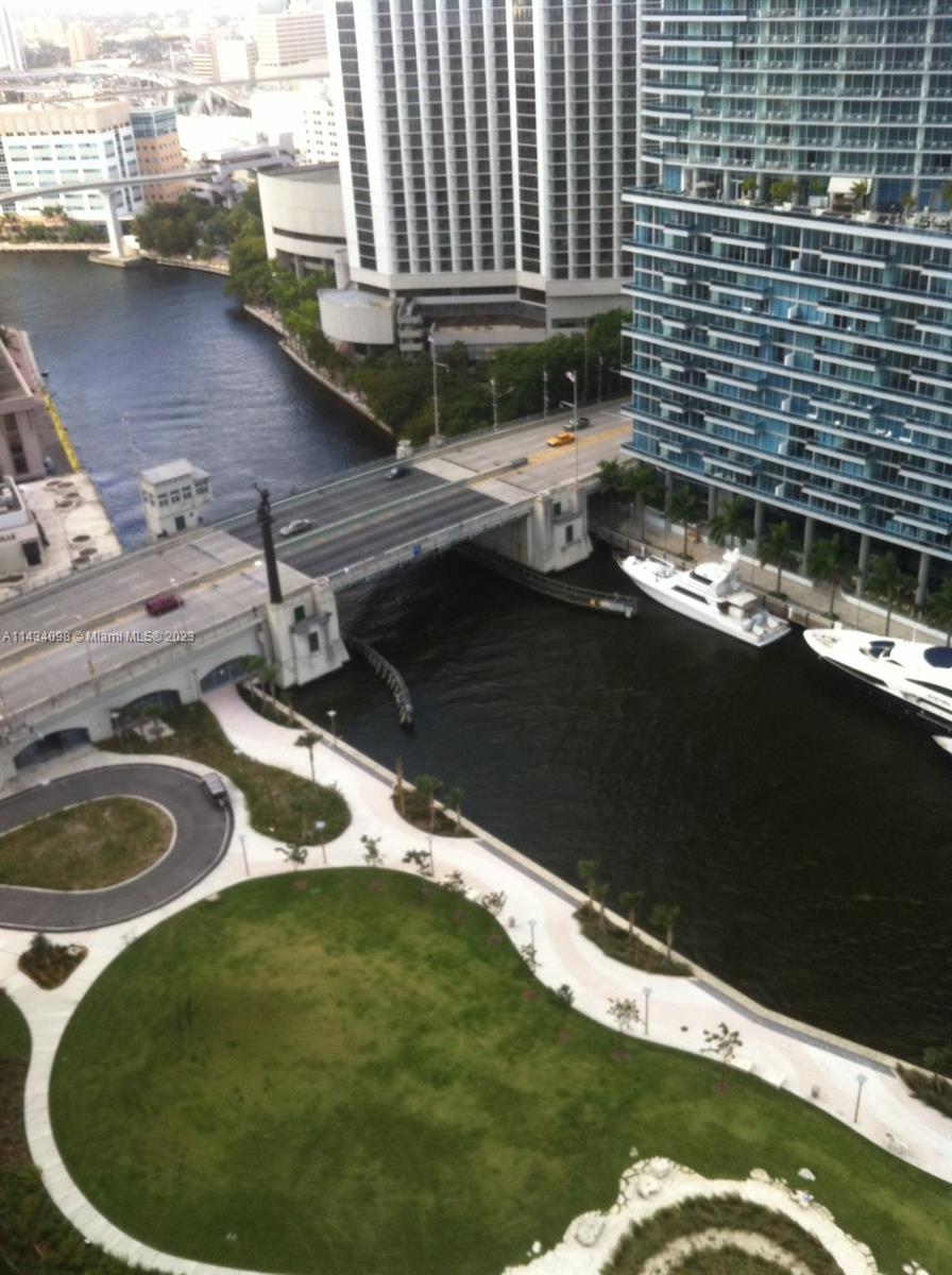 475 BRICKELL AV # 3808