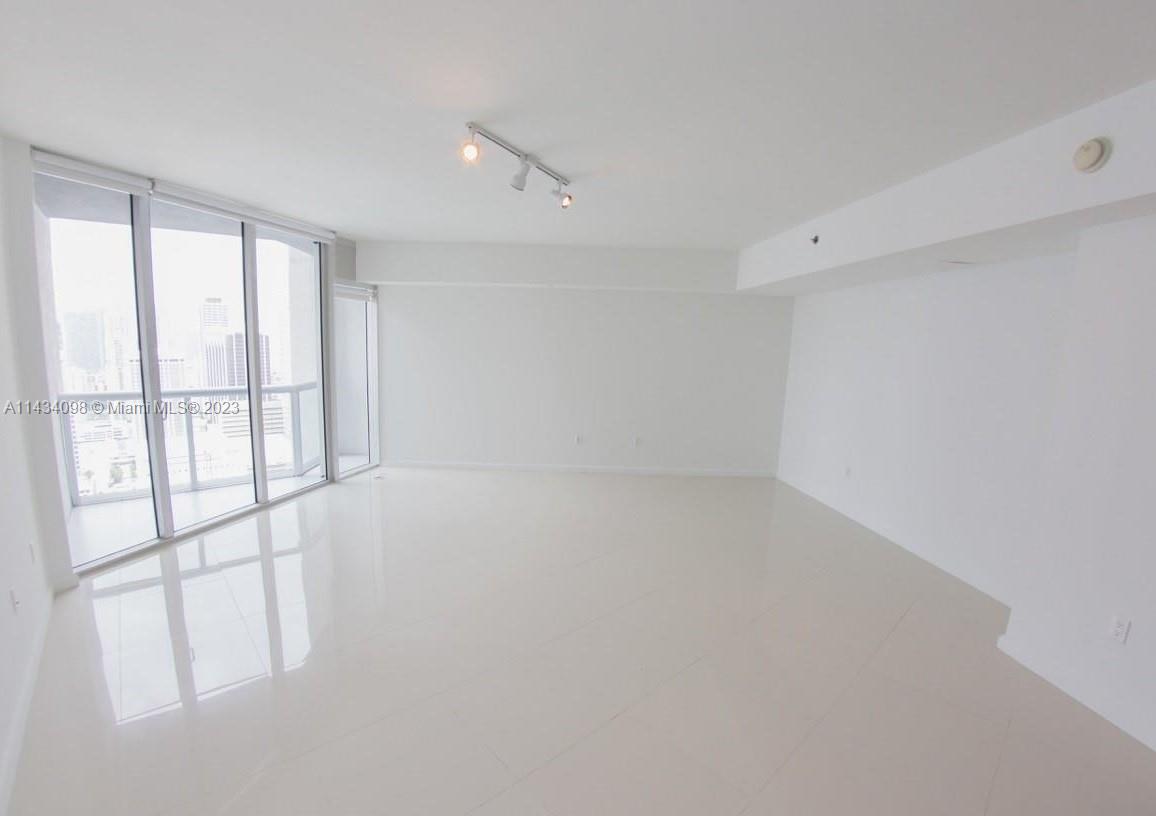475 BRICKELL AV # 3808