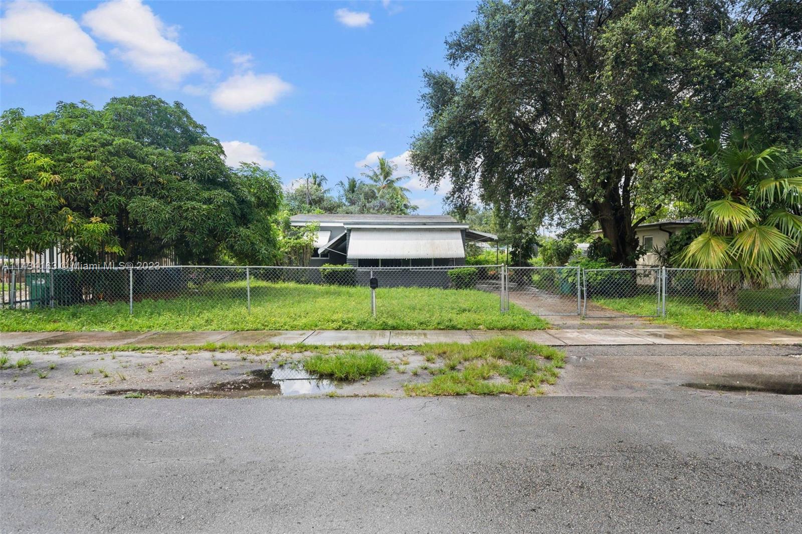 1740 NW 89th St