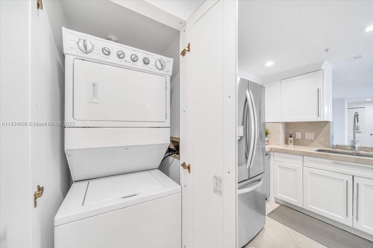 701 Brickell Key Blvd # 2111
