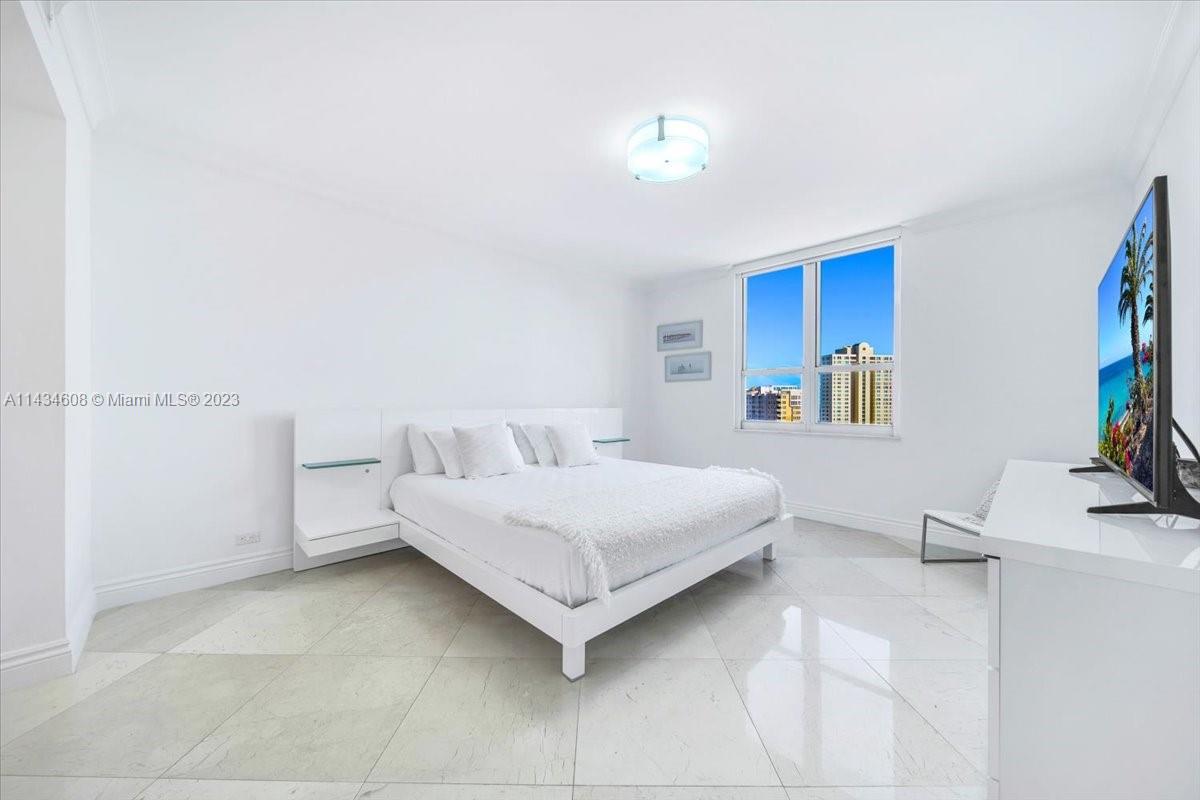 701 Brickell Key Blvd # 2111