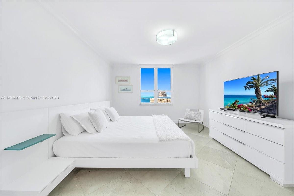 701 Brickell Key Blvd # 2111