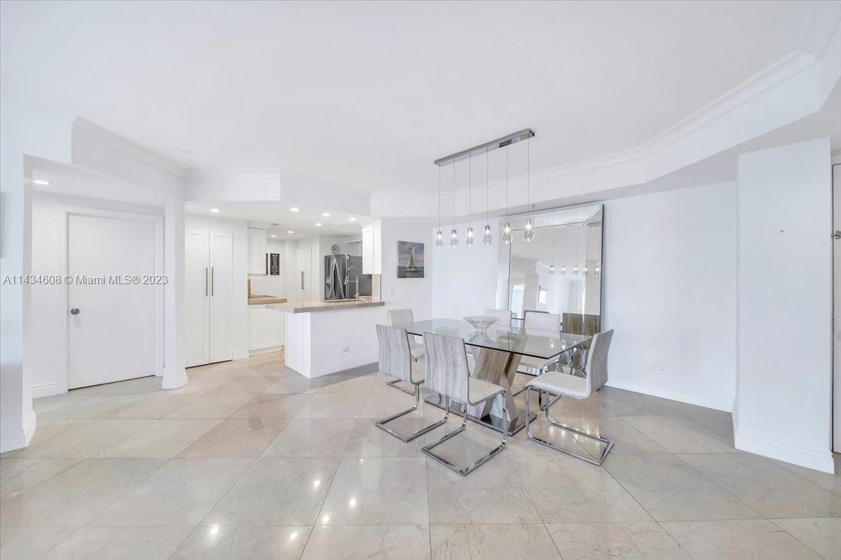 701 Brickell Key Blvd # 2111