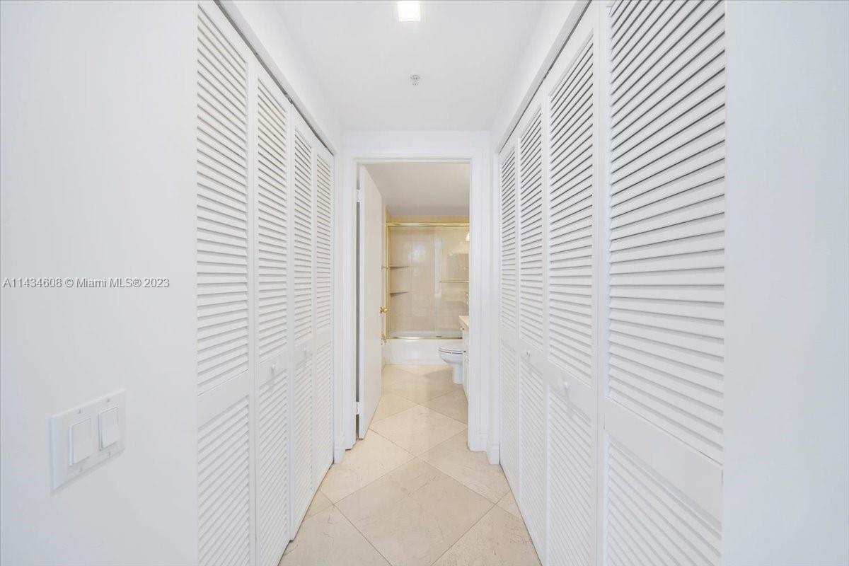 701 Brickell Key Blvd # 2111