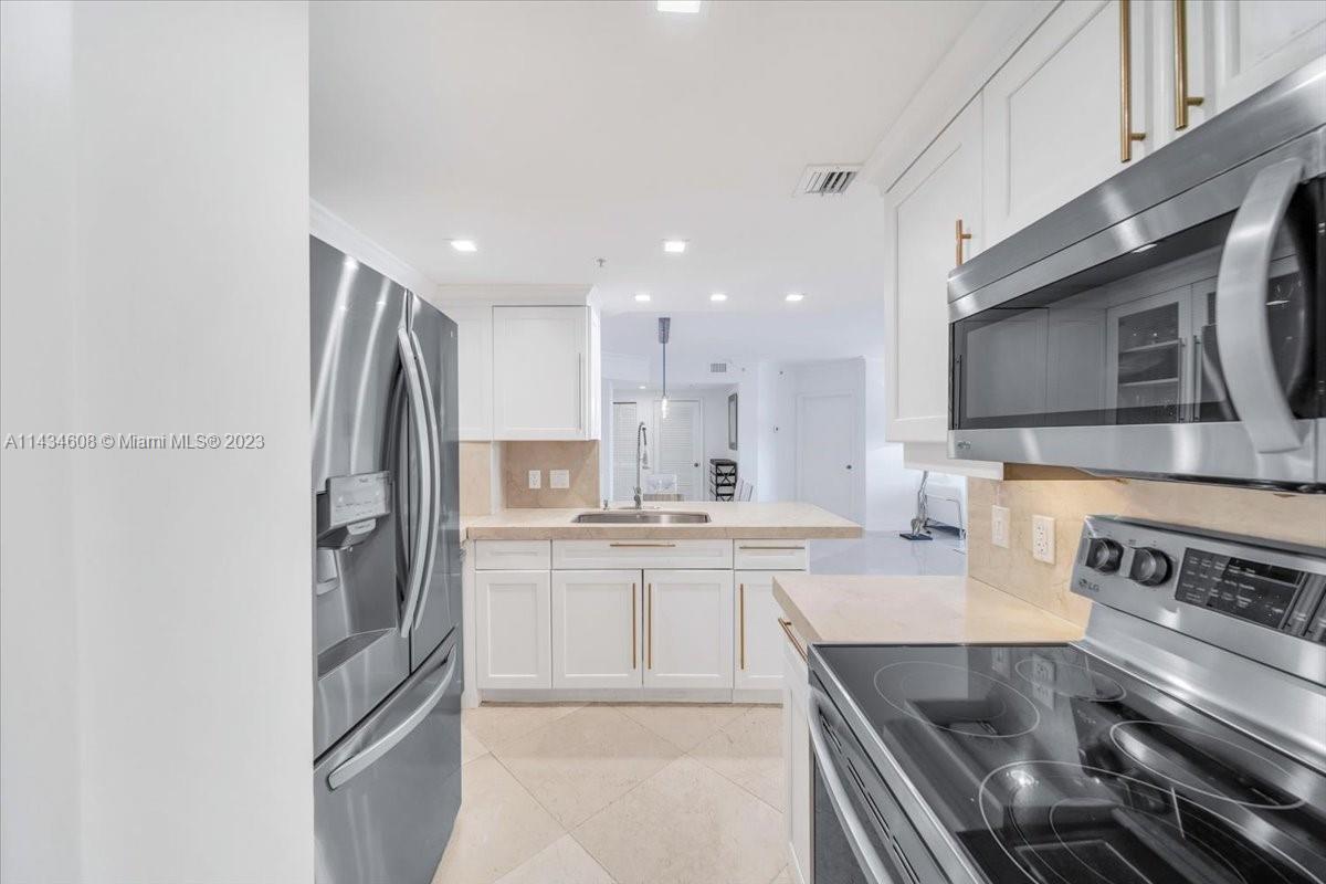 701 Brickell Key Blvd # 2111