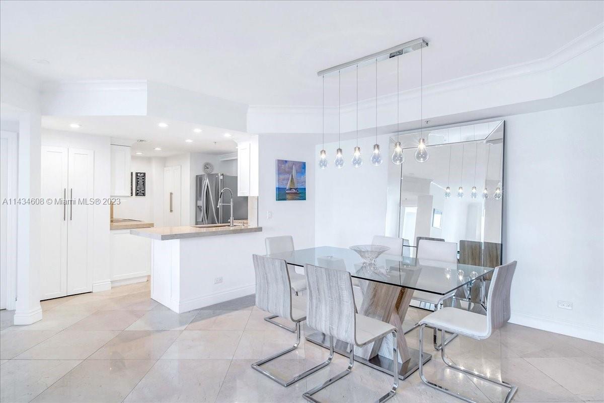 701 Brickell Key Blvd # 2111