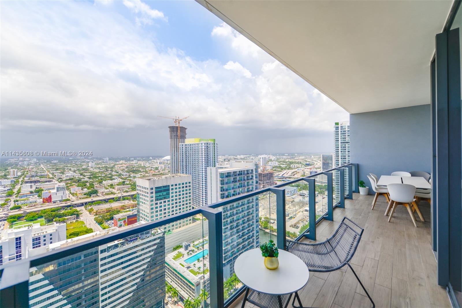 88 SW 7th St # 3504