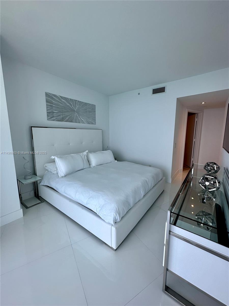 4111 S Ocean Dr # 2902