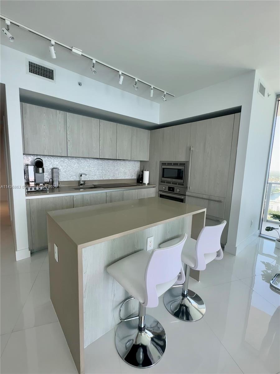 4111 S Ocean Dr # 2902