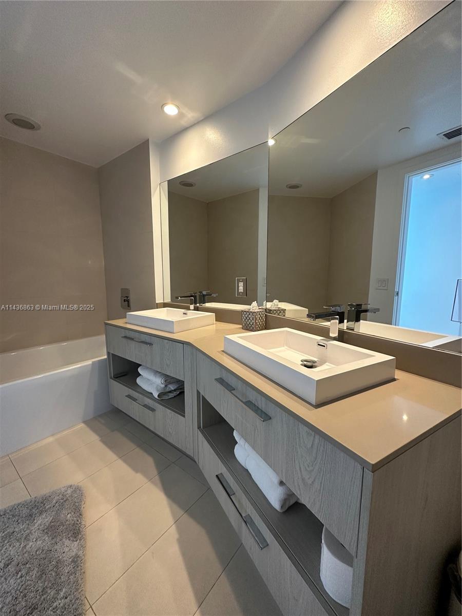 4111 S Ocean Dr # 2902