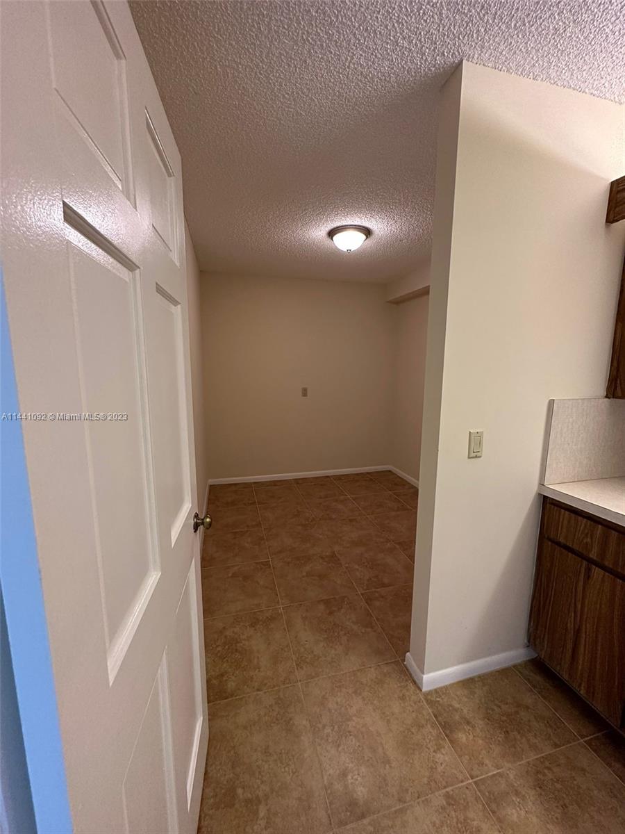 1703 Whitehall Dr # 401