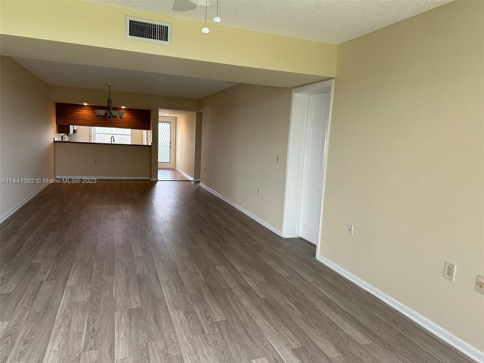 1703 Whitehall Dr # 401