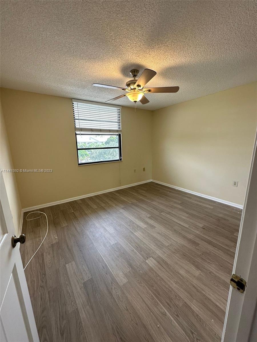 1703 Whitehall Dr # 401