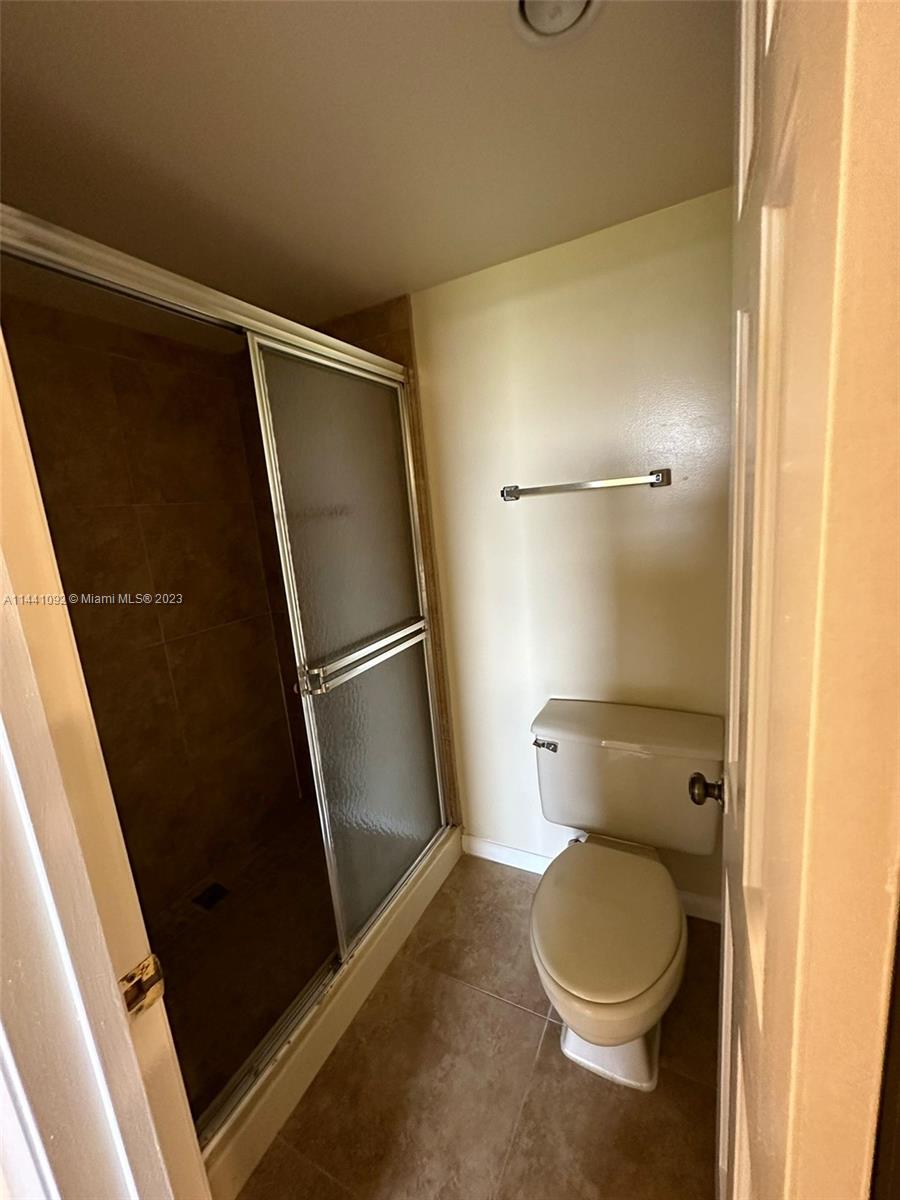 1703 Whitehall Dr # 401
