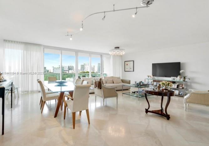 1643 Brickell Ave # 1006