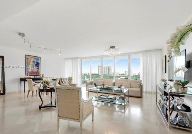 1643 Brickell Ave # 1006