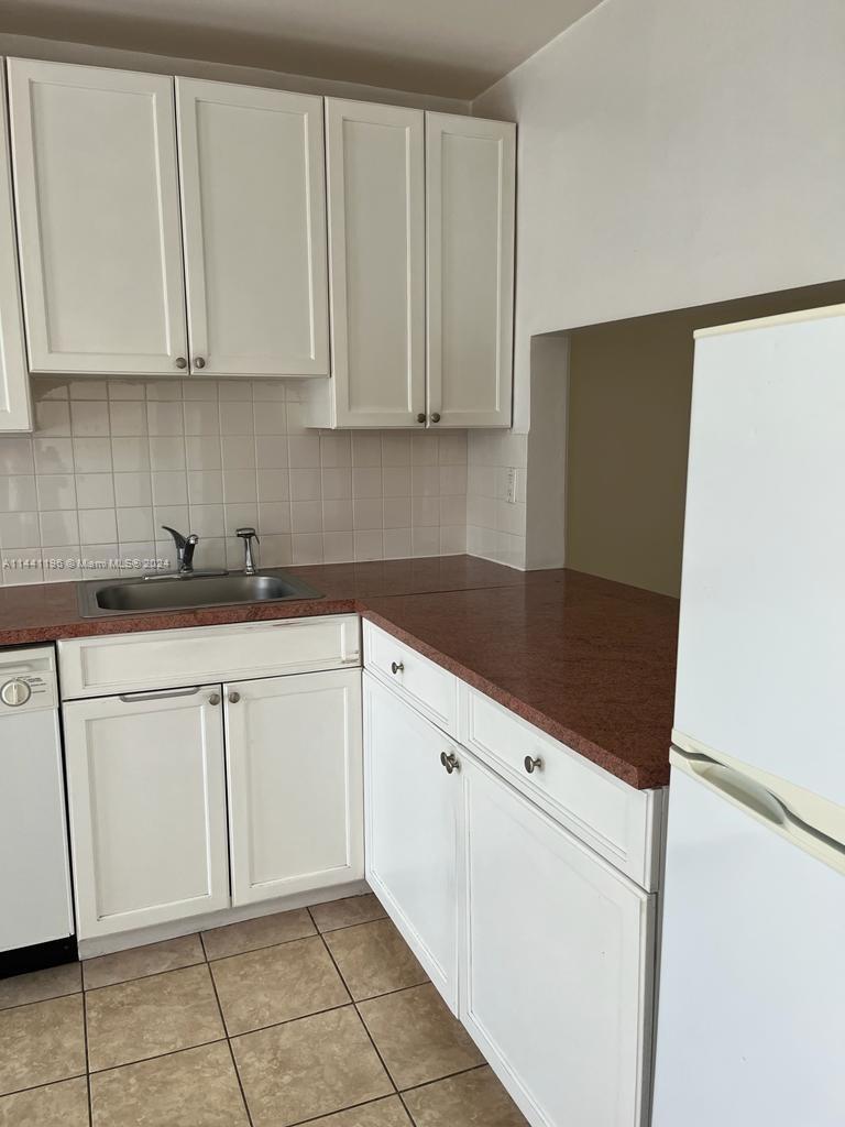 240 Galen Dr # 205