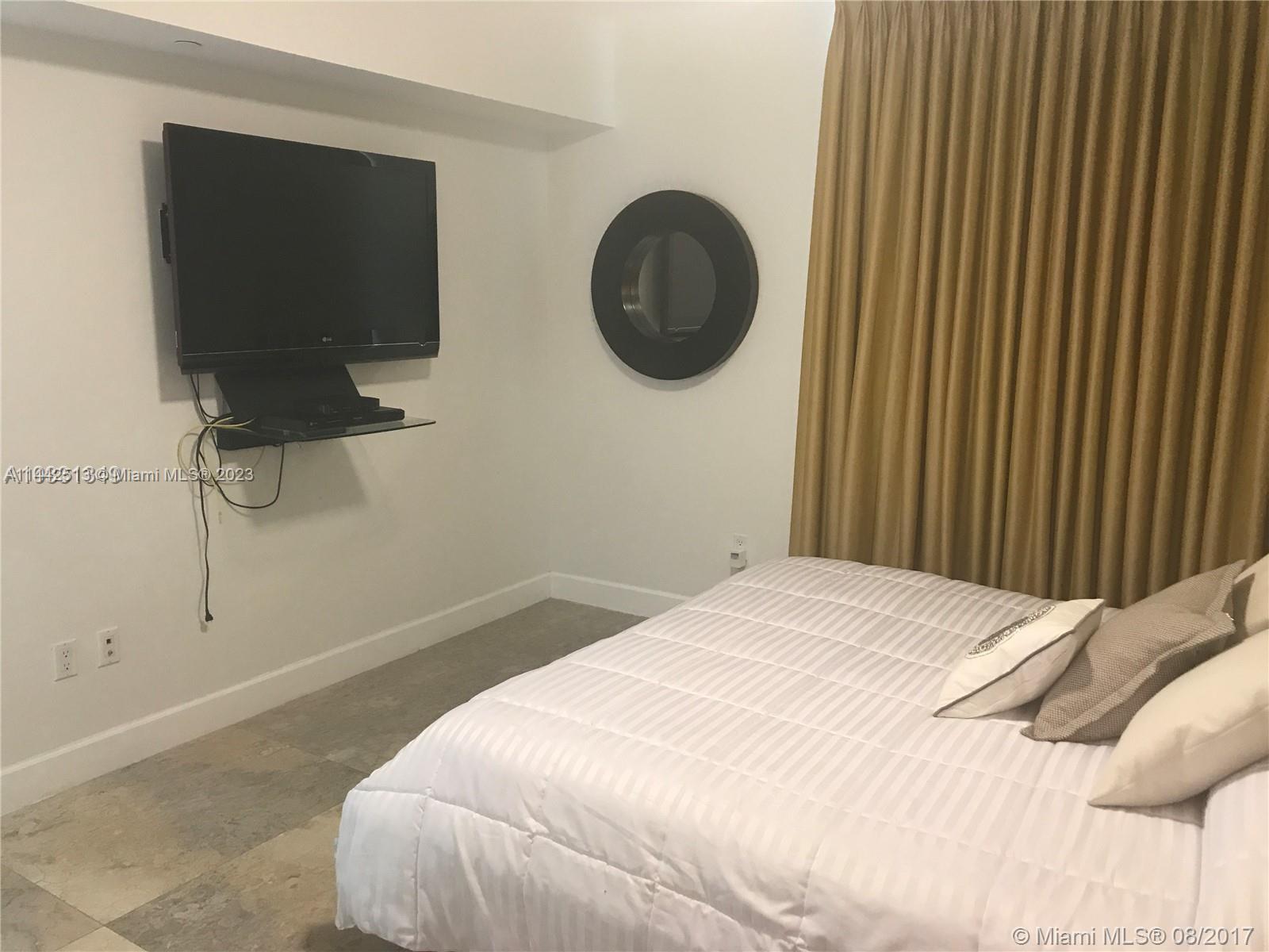 950 Brickell Bay Dr # 1504