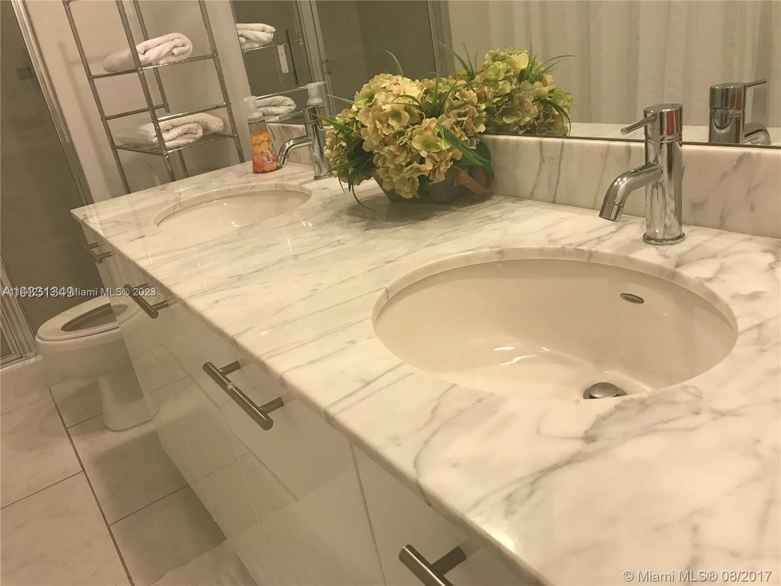 950 Brickell Bay Dr # 1504